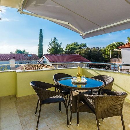 Apartman Mladenka Sukošan Dış mekan fotoğraf