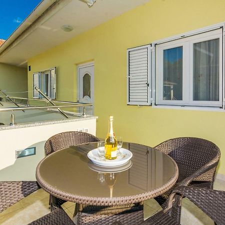 Apartman Mladenka Sukošan Dış mekan fotoğraf