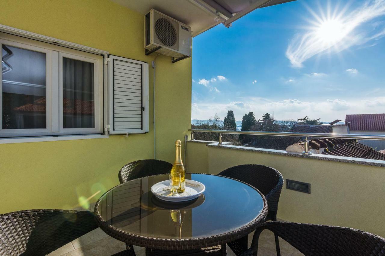 Apartman Mladenka Sukošan Dış mekan fotoğraf