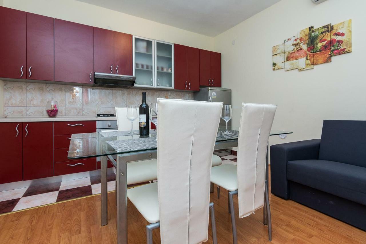 Apartman Mladenka Sukošan Dış mekan fotoğraf