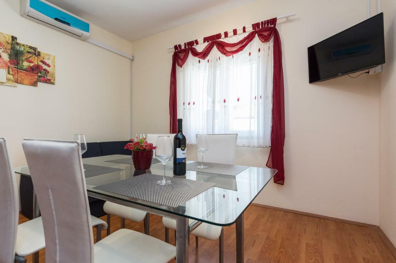 Apartman Mladenka Sukošan Dış mekan fotoğraf