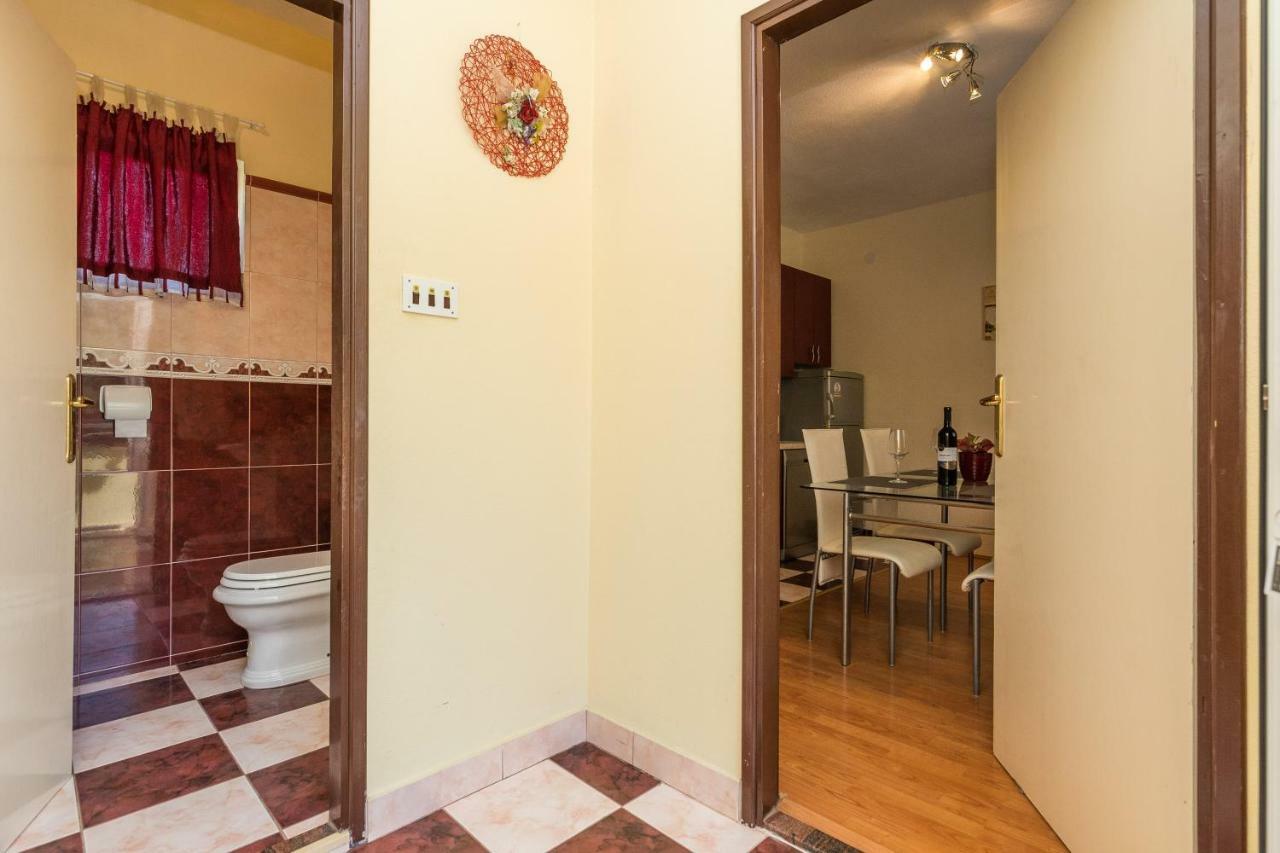 Apartman Mladenka Sukošan Dış mekan fotoğraf