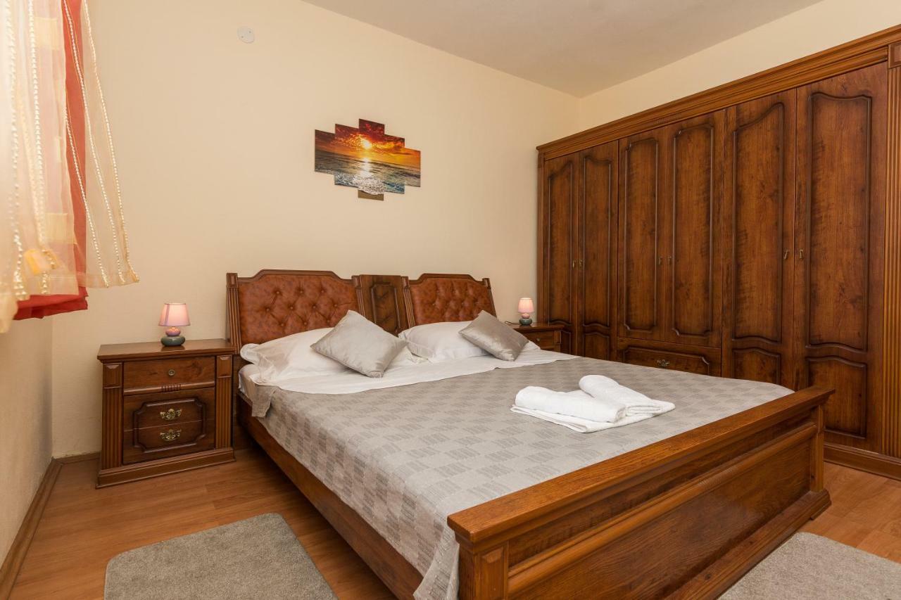 Apartman Mladenka Sukošan Dış mekan fotoğraf
